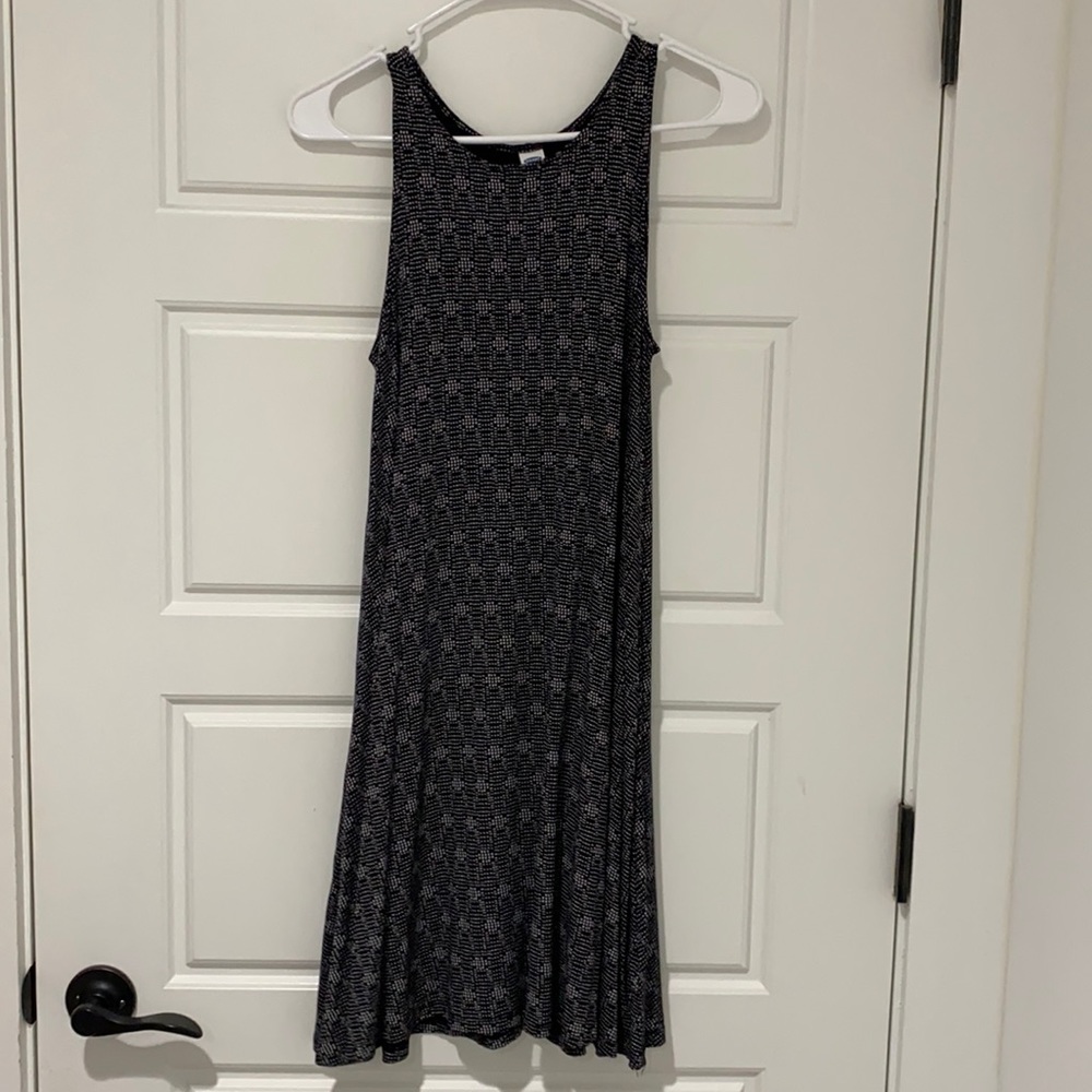 black and white flowy dress